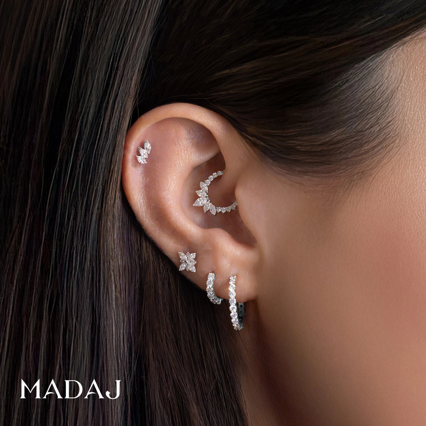 Aurore | 18k White Gold 5.5 mm Flower Diamond Earring