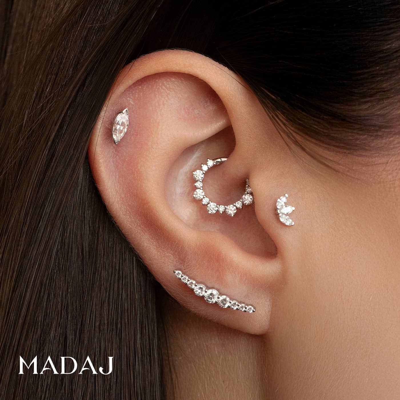 Daphne | 18k White Gold 8 mm Diamond Daith Piercing