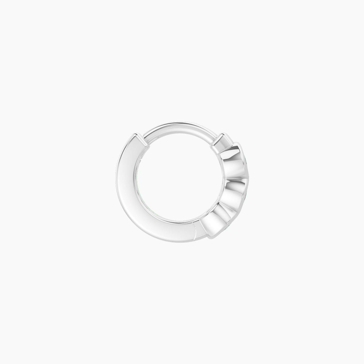 Leto | 18k White Gold 5 mm Trilogy Emerald Hoop Piercing